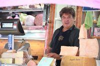 Parmigiano Reggiano protagonista nei mercati del Varesotto: la storia del furmagiatt di Gemonio