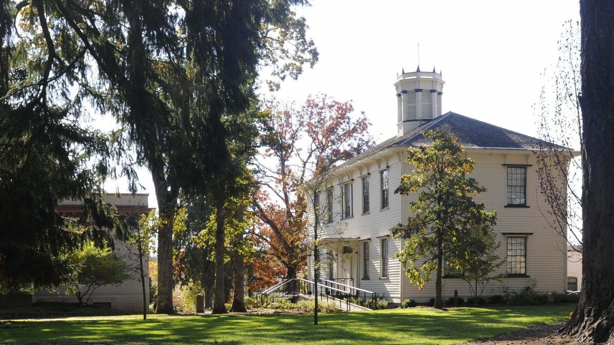 Old College Hall Museum: a Forest Grove detour