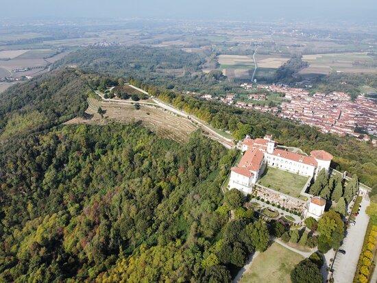 Da Cavagnolo al Castello e Parco di Masino