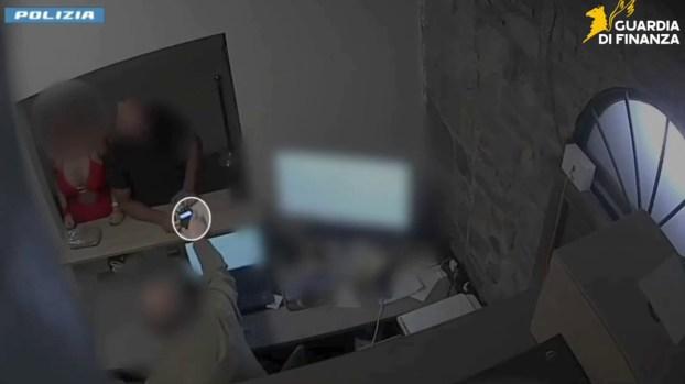 Prostituzione a Brescia: 9 indagati e un locale sequestrato in operazione congiunta