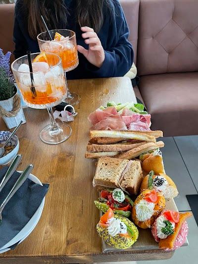 Taste & Table
